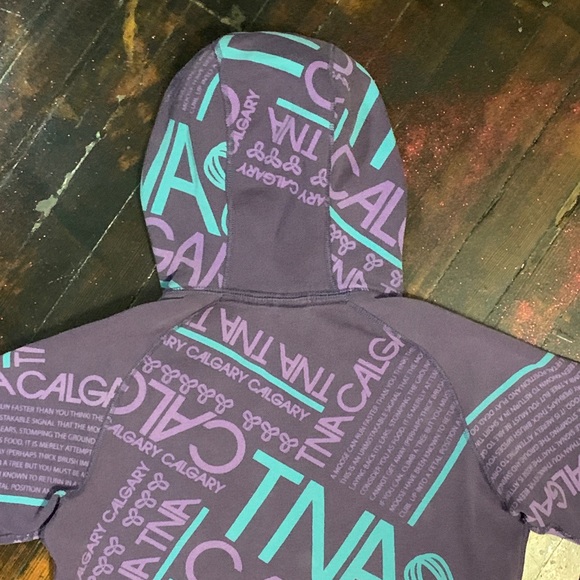 TNA Pullover Hoodie - Picture 7 of 11